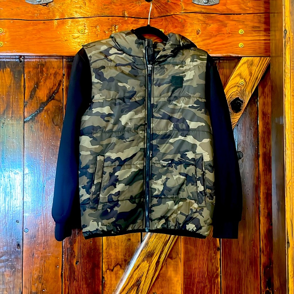 Youth large under armour lightweight jacket